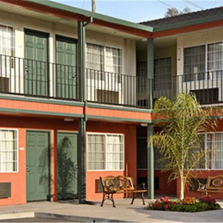Days Inn Salinas Airport エクステリア 写真