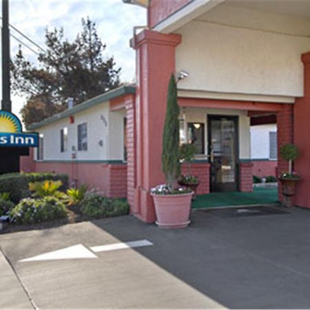 Days Inn Salinas Airport エクステリア 写真