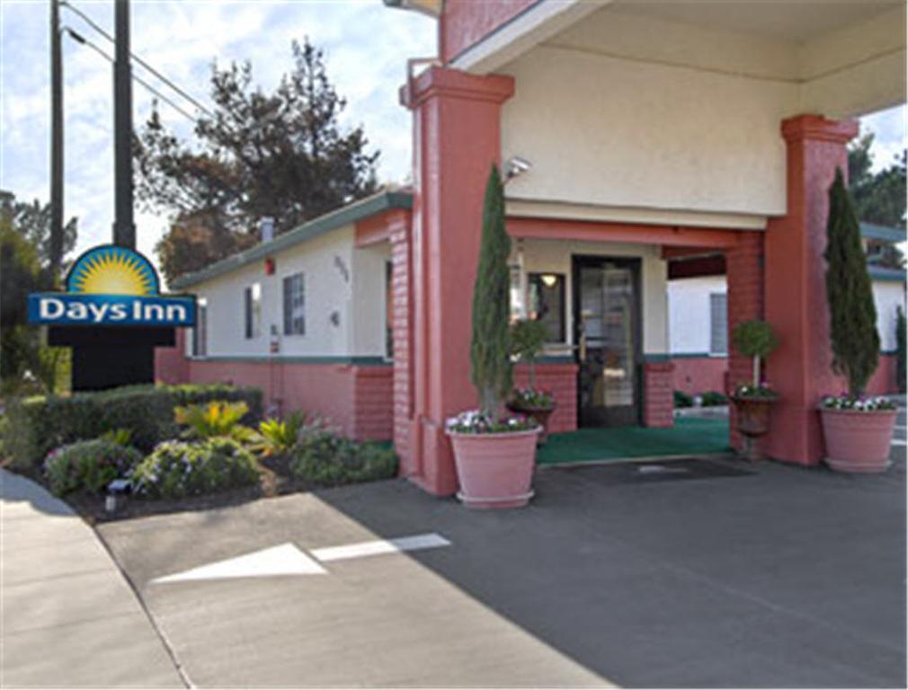 Days Inn Salinas Airport エクステリア 写真